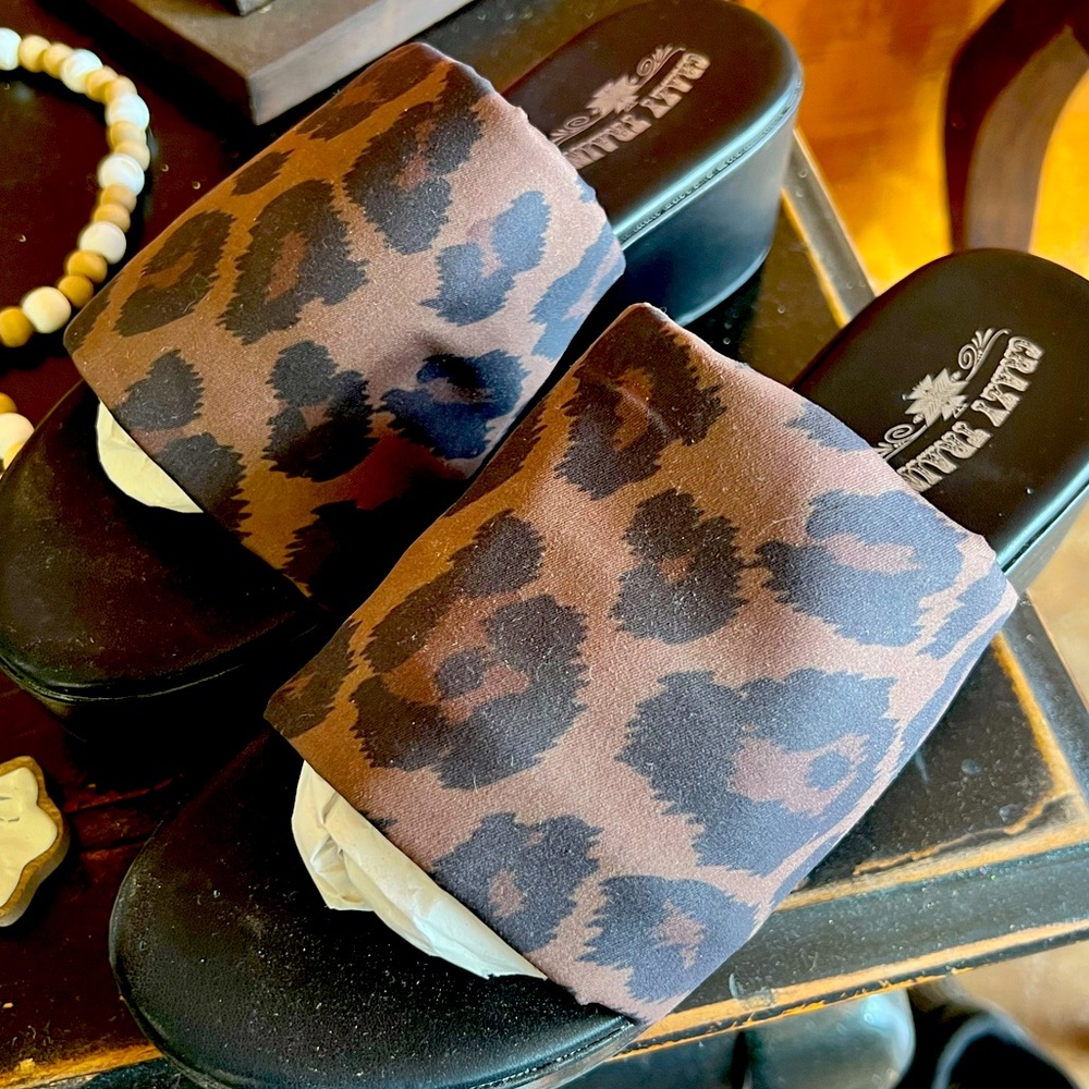 Crazy train cheetah sandle. Size 8 NWT